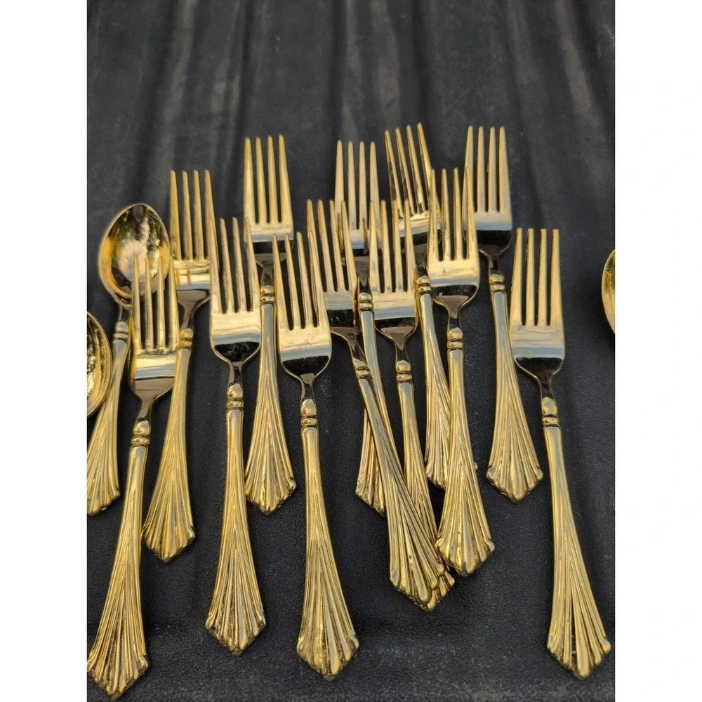 William And Rogers And Son Gold Pavillion Flatware 62 Pieces